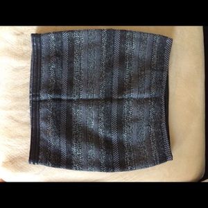 Bebe gray and black size 0 skirt
